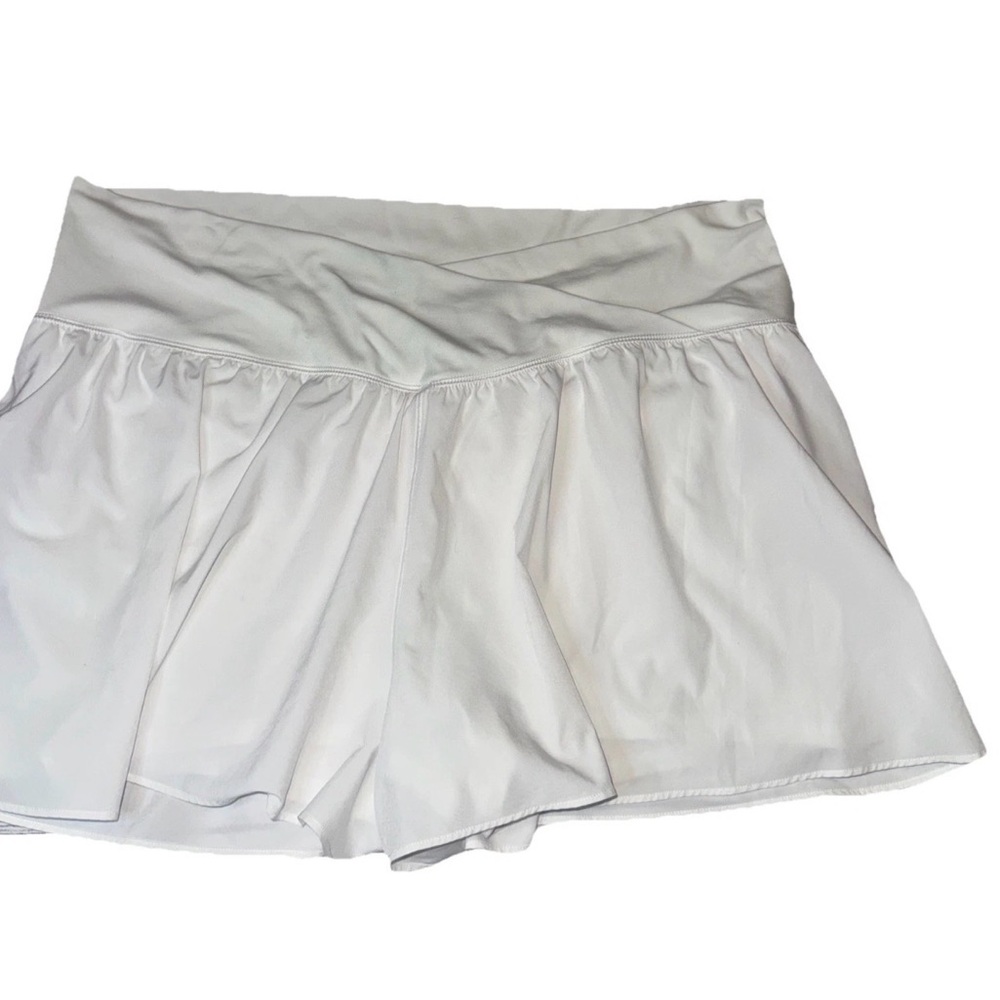 Aerie Offline Crossover White Flowy Shorts Size XXL